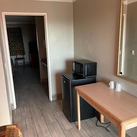 كورونا، ريفيرسيدي، كاليفورنيا Heritage Inn And Suites المظهر الخارجي الصورة