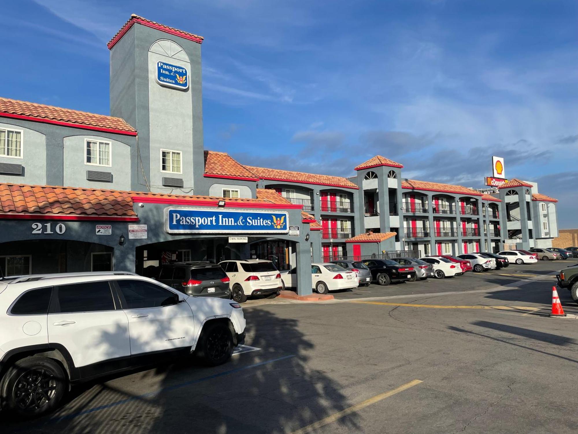 كورونا، ريفيرسيدي، كاليفورنيا Heritage Inn And Suites المظهر الخارجي الصورة