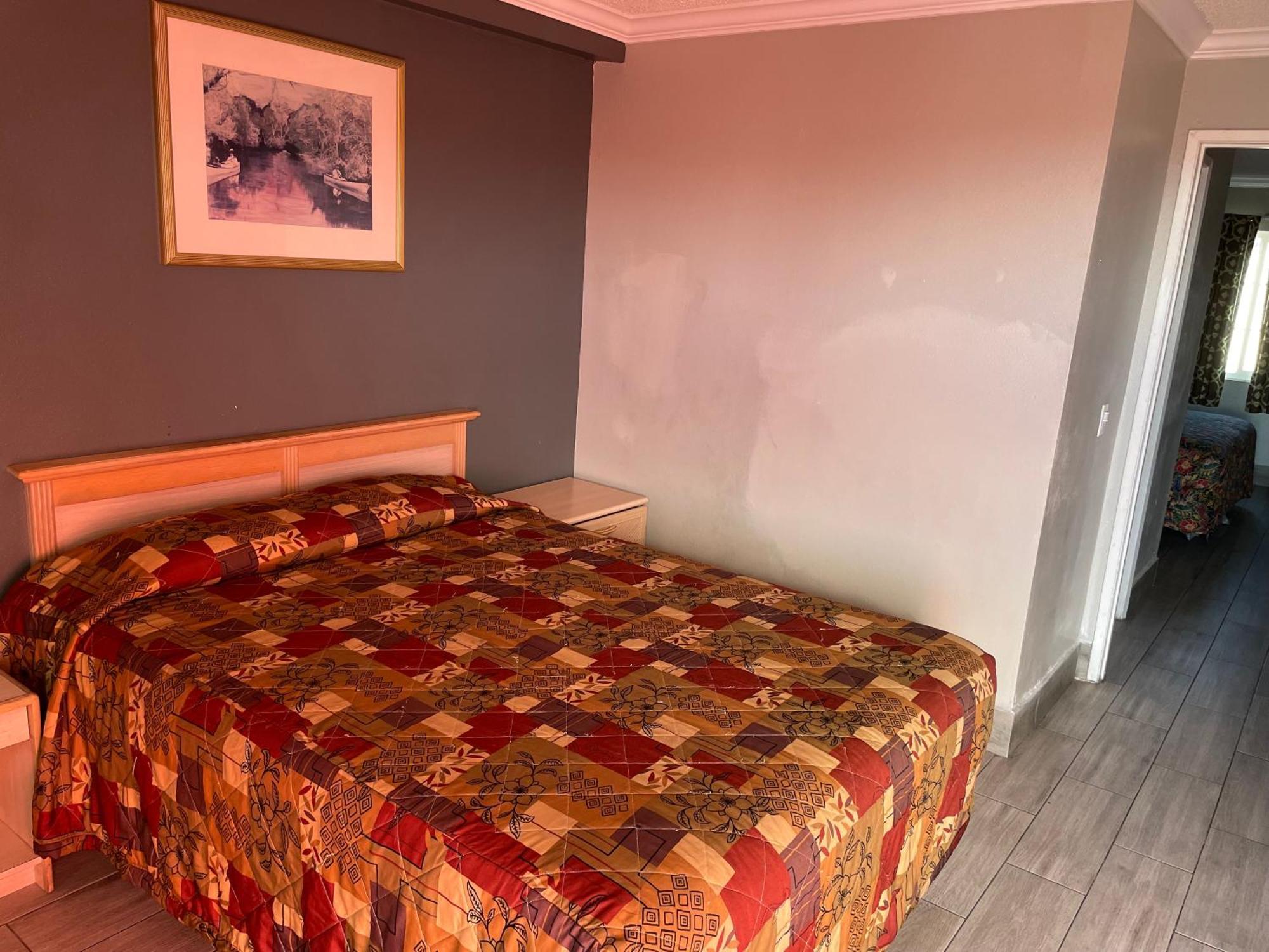 كورونا، ريفيرسيدي، كاليفورنيا Heritage Inn And Suites المظهر الخارجي الصورة