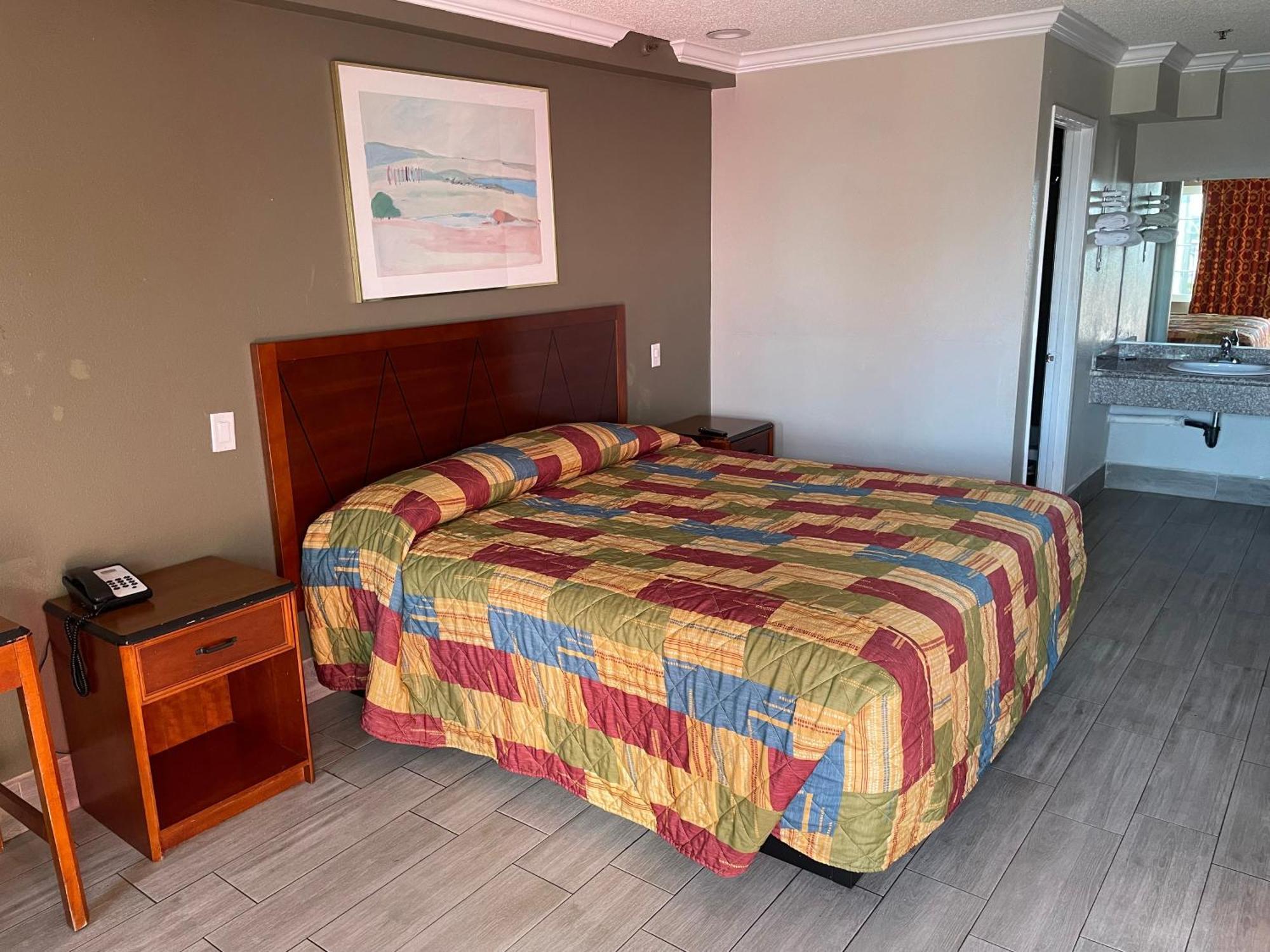 كورونا، ريفيرسيدي، كاليفورنيا Heritage Inn And Suites المظهر الخارجي الصورة